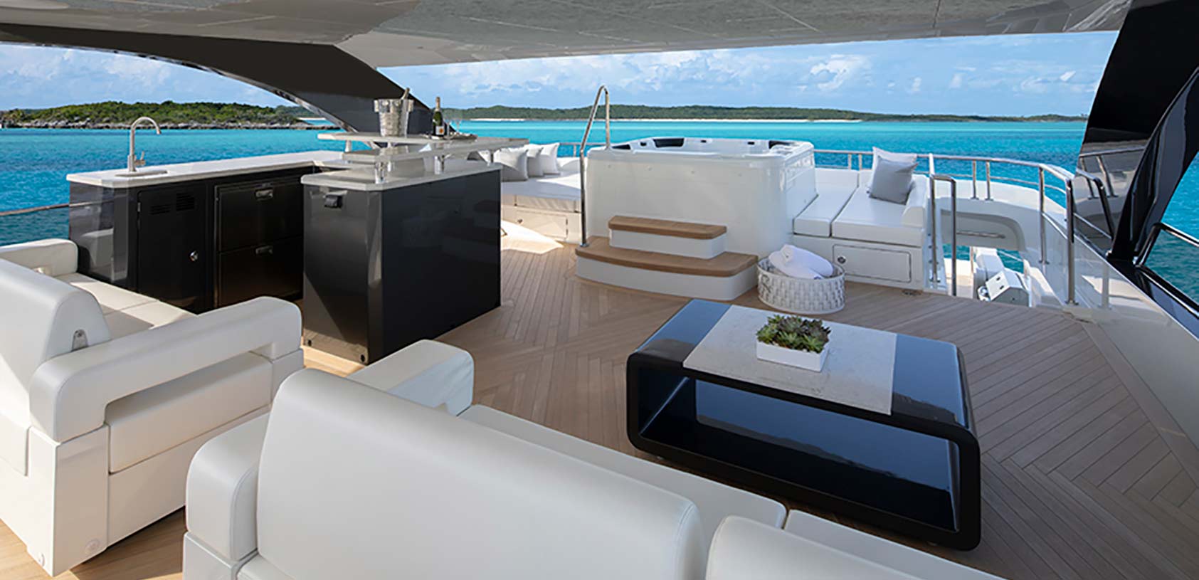 Yacht ZIGGY, Ocean Alexander 35R CHARTERWORLD Luxury Superyacht Charters
